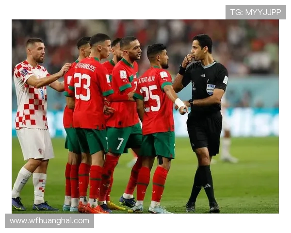 从绿茵场到世界舞台：足球运动员如何成为全球瞩目的超级明星