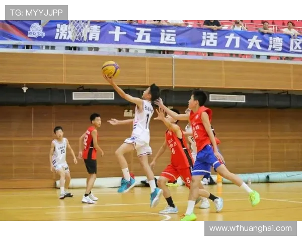 以篮球为纽带探寻团队合作与青春激情交织的奋斗旅程